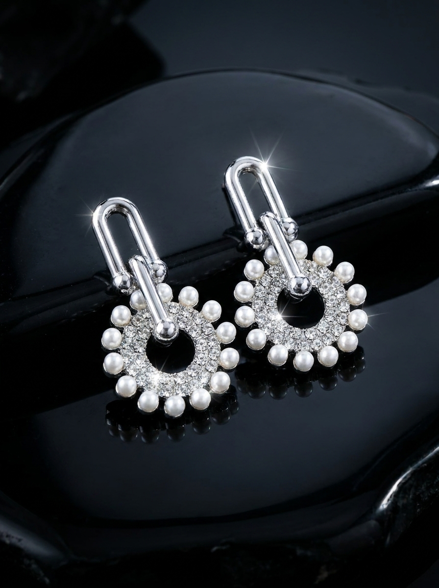 Elegant Pearl & Crystal Dangle Ear-Rings with Silver Clasp